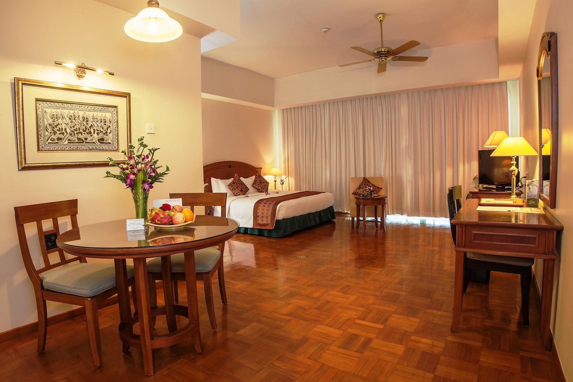 Himawari Hotel Apartments Phnom Penh Ngoại thất bức ảnh
