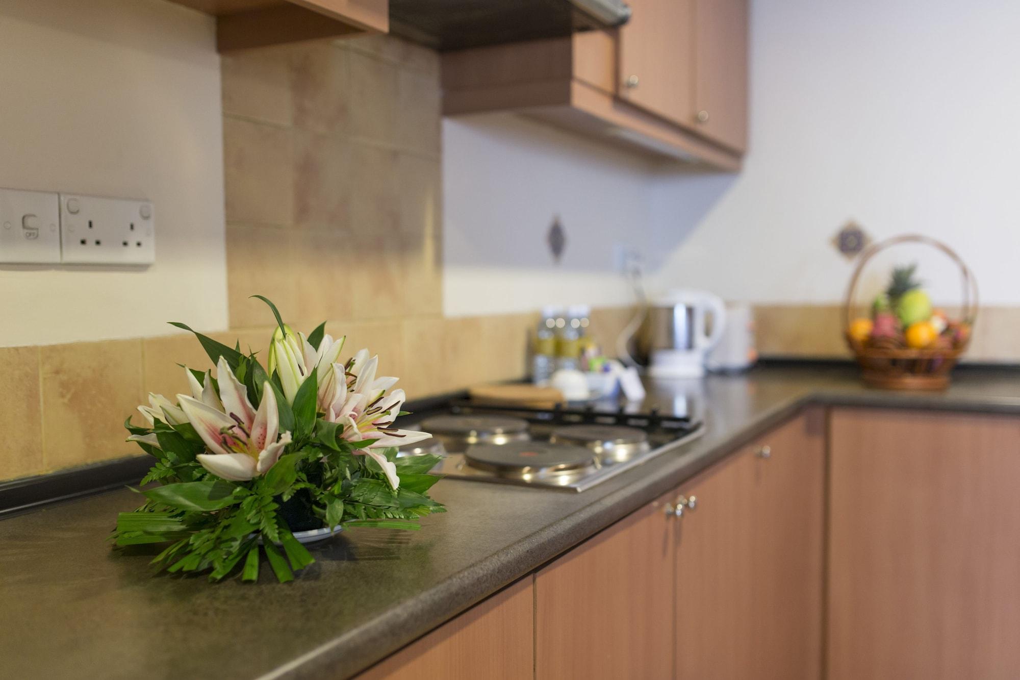 Himawari Hotel Apartments Phnom Penh Ngoại thất bức ảnh