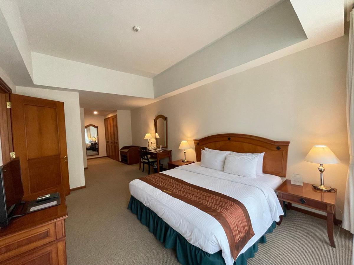 Himawari Hotel Apartments Phnom Penh Ngoại thất bức ảnh
