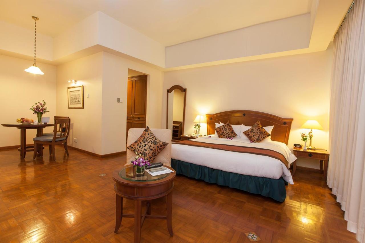 Himawari Hotel Apartments Phnom Penh Ngoại thất bức ảnh