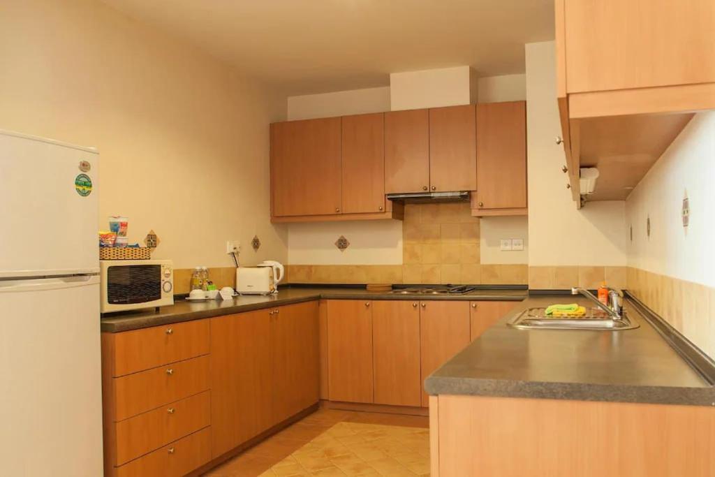 Himawari Hotel Apartments Phnom Penh Ngoại thất bức ảnh